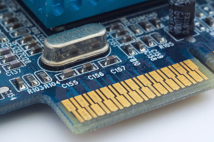 ESP32 的 220V 直驱方案，AH8650 输出 3.3V/200mA 够用吗？